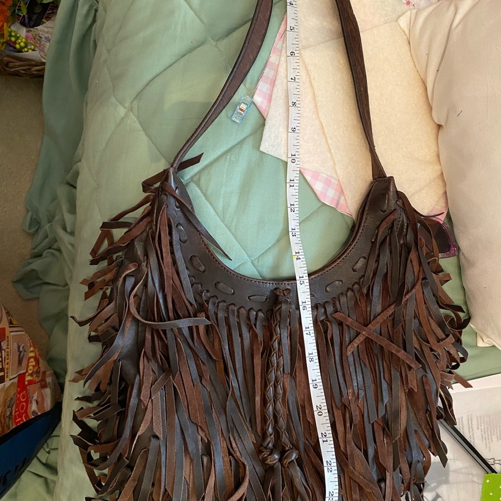 LUCKY fringed shoulder bag